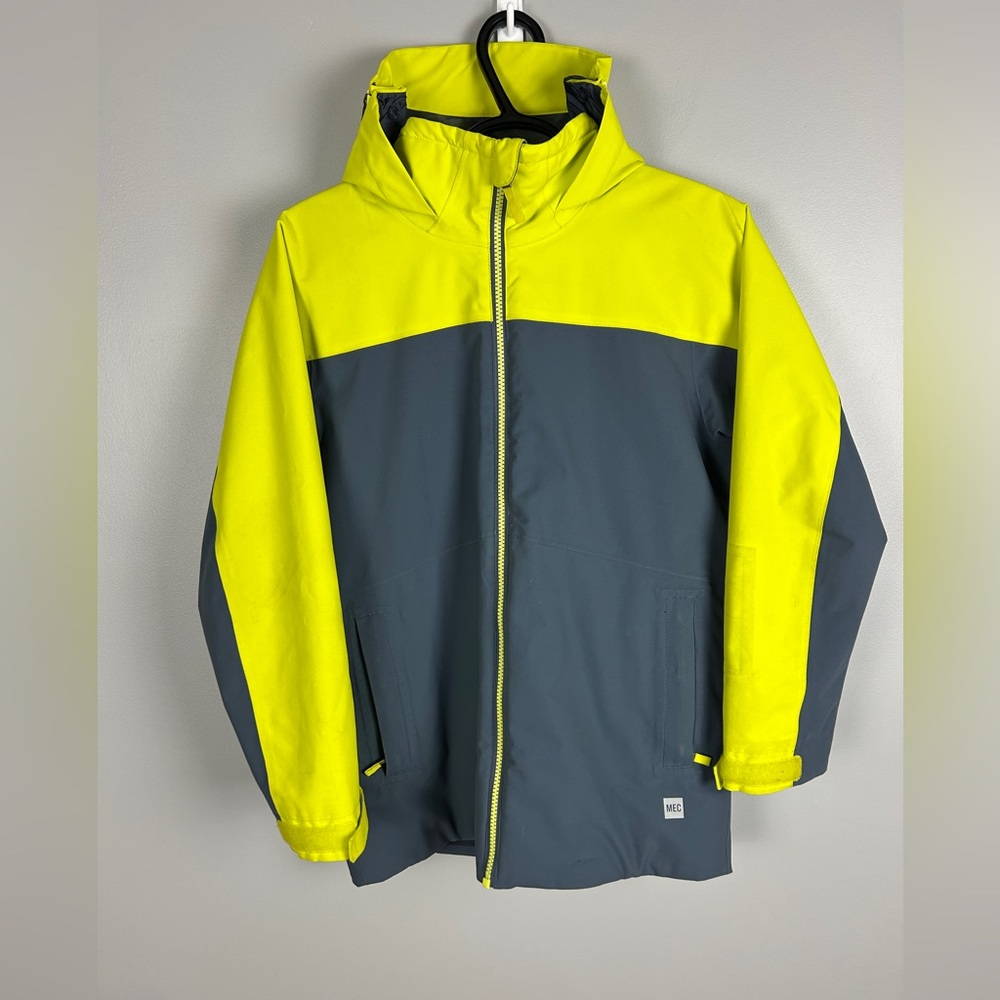 MEC Boy's Primaloft Winter Jacket Size‎ 12 Medium Weight Waterproof Yellow Grey